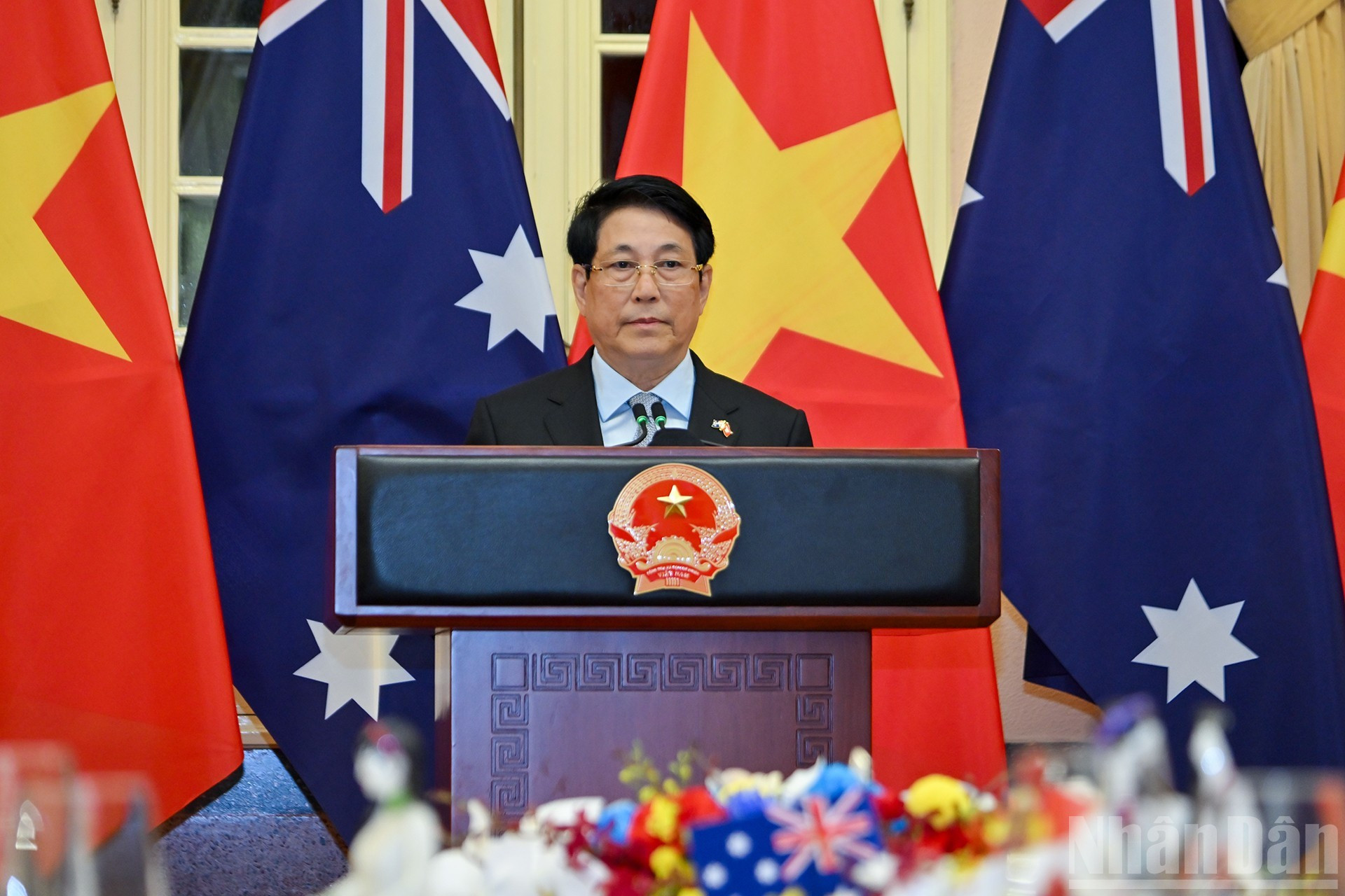 Luong Cuong habla en la cita.