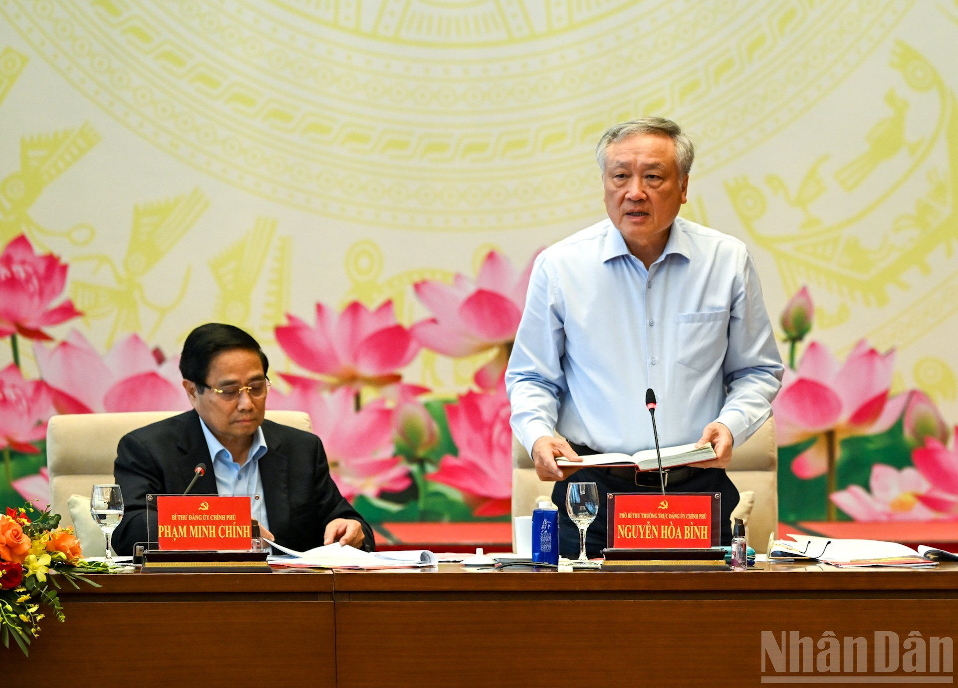 El viceprimer ministro permanente Nguyen Hoa Binh en la cita. El viceprimer ministro permanente Nguyen Hoa Binh en la cita.