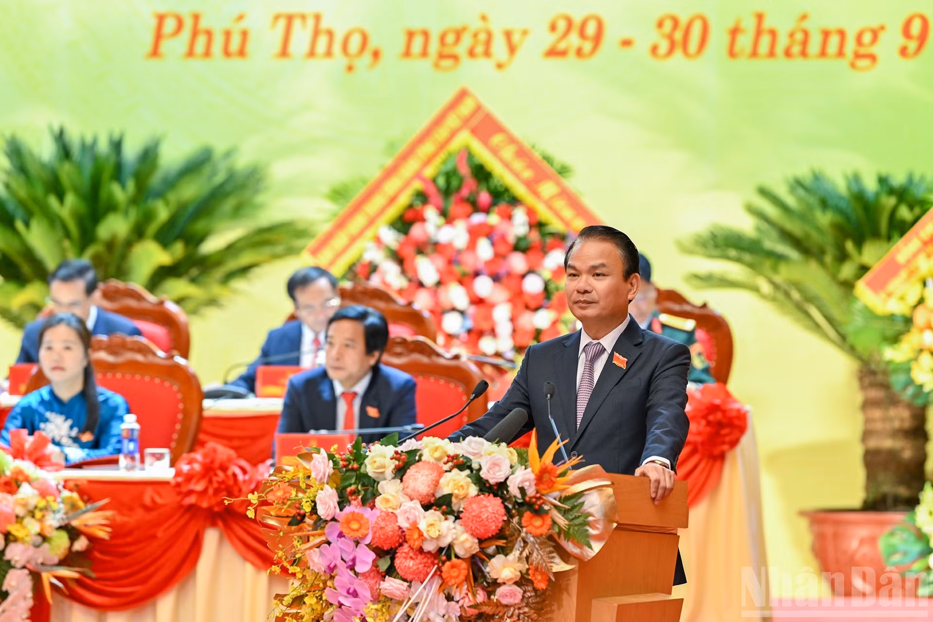 El secretario del Comité del Partido de Phu Tho, Dang Xuan Phong, pronuncia el discurso inaugural del congreso.