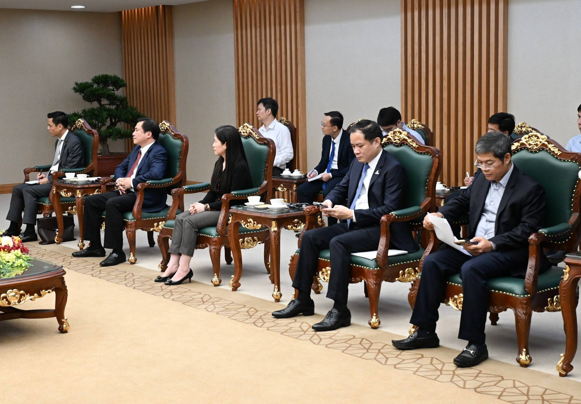 Asistentes vietnamitas al encuentro.