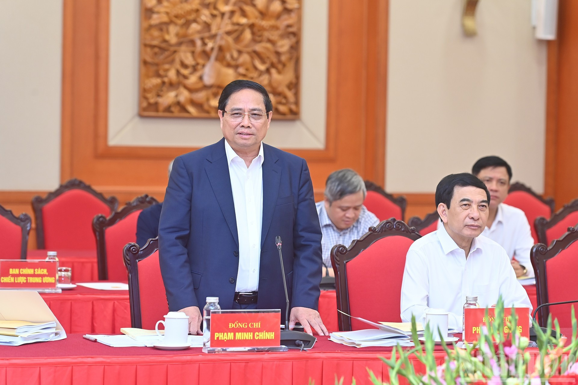 Pham Minh Chinh, miembro del Buró Político, secretario del Comité partidista del Gobierno y primer ministro interviene en la cita. Pham Minh Chinh, miembro del Buró Político, secretario del Comité partidista del Gobierno y primer ministro interviene en la cita.