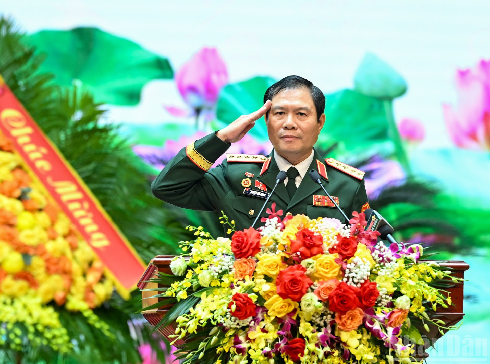 El general Nguyen Tan Cuong, jefe del Estado Mayor General del Ejército Popular de Vietnam, en el evento.