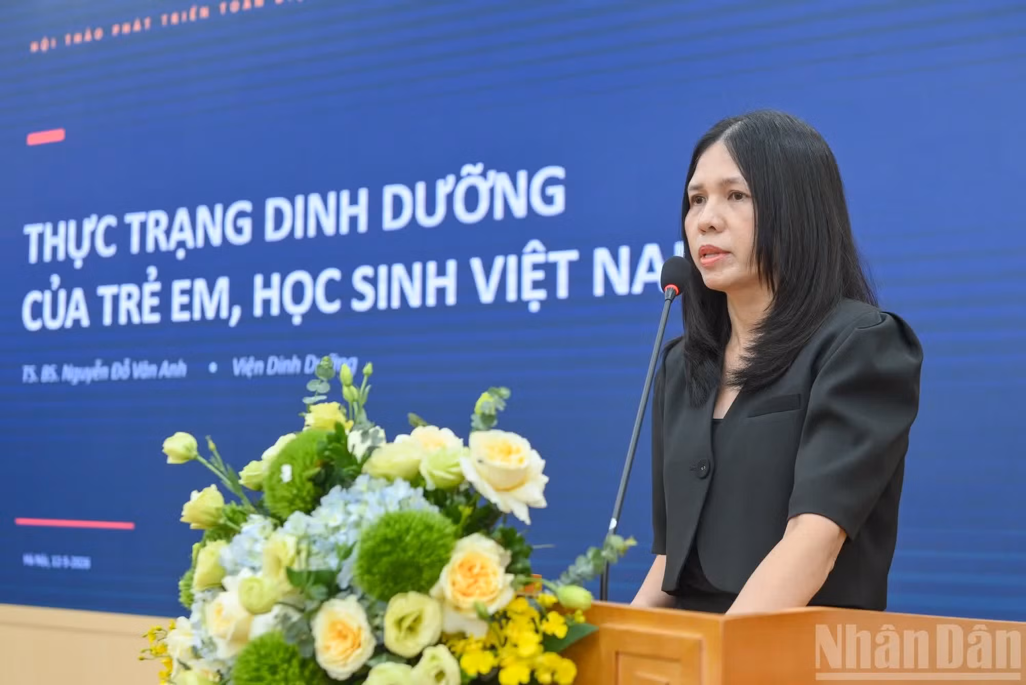 La doctora Nguyen Do Van Anh, jefa del Departamento de Nutrición Escolar y Profesiones del Instituto de Nutrición, habla sobre la situación actual de la condición física, el desarrollo intelectual y el estado nutricional de los niños en Vietnam.