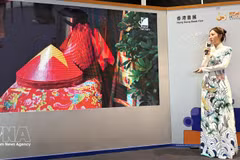 Bonnie Chau presenta la cultura vietnamita en el evento. (Foto: VNA)