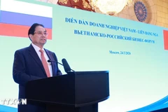El primer ministro de Vietnam, Pham Minh Chinh, interviene en el foro. (Foto: VNA)
