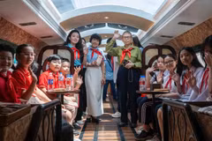 [Foto] Viaje en tren lleva a niños vietnamitas a través de los 85 años de la Organización de Jóvenes Pioneros Ho Chi Minh