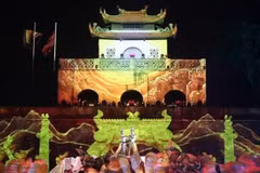 La Ciudadela Imperial de Thang Long se convierte en un escenario de colores gracias a modernas tecnologías de proyección. (Foto: Nhan Dan)