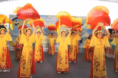 Vietnam impresiona en el Carnaval Internacional de Macao con danzas tradicionales y trajes típicos. (Foto: VNA)