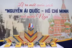 En el acto de presentación del libro bilingüe vietnamita-ruso “Nguyen Ai Quoc - Ho Chi Minh y Rusia”. (Foto: VNA)