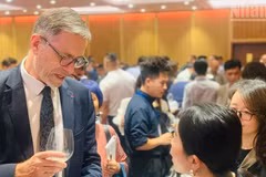 Empresas vietnamitas y francesas amplían cooperación en sector vinícola 