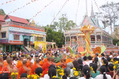 Celebraciones del Año Nuevo del pueblo Khmer en la pagoda Sro Lon (barrio My Xuyen, ciudad de Can Tho). (Fuente: VNA)