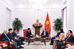 El ministro de Asuntos Exteriores, Le Hoai Trung, en la reunión con el gobernador de Okayama, Ibaragi Ryuta. (Foto: Ministerio de Asuntos Exteriores)
