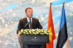 El ministro de Asuntos Exteriores de Estonia, Margus Tsahkna, habla en el evento. (Foto: VNA)