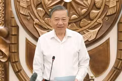 El secretario general del PCV y presidente de Vietnam, To Lam, habla en la reunión. (Foto: Nhan Dan)