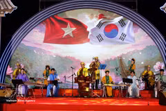 Una actuación en el Festival Vietnam-Corea del Sur 2026 en la ciudad de Da Nang. (Foto: VNA)