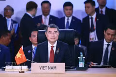 El primer ministro vietnamita, Le Minh Hung, asiste a la 48ª Cumbre de Asean en Filipinas (Foto: VNA)