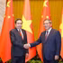 El presidente de la Asamblea Nacional de Vietnam, Tran Thanh Man, y el primer ministro de China, Li Qiang. (Fuente: VNA)