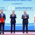 Los dos premieres presencian la firma de un acuerdo de cooperación entre empresas de ambos países. (Foto: VNA)