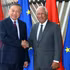 El presidente del Consejo Europeo, António Costa (derecha), recibe al secretario general del Partido Comunista y presidente de Vietnam, To Lam.