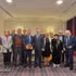 El presidente de la Asociación de Amistad Francia-Vietnam (AAFV), Nguyen Hai Nam (de pie junto al secretario general To Lam), y el equipo directivo de la AAFV posan para una foto conmemorativa con el secretario general To Lam durante su visita a Francia en 2024. (Foto: VNA)