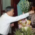 El secretario general del Comité Central del Partido Comunista de Vietnam y el presidente del Estado, To Lam, ofrece incienso en conmemoración del difunto líder en la Casa 67 en el Sitio de la Reliquia de Ho Chi Minh dentro del complejo del Palacio Presidencial en Hanói el 2 de septiembre. (Foto: VNA)