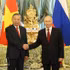 El secretario general del Partido y presidente de Vietnam, To Lam y el presidente ruso, Vladimir Putin, posan para una foto conjunta antes de las conversaciones. (Foto: Thong Nhat/VNA)