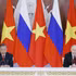 El secretario general del Comité Central del Partido Comunista y presidente de Vietnam, To Lam, y el presidente de Rusia, Vladimir Putin, en la reunión con la prensa. (Foto: VNA)