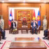 Una delegación de la Comisión de Inspección del Comité Central del PPRL, encabezada por su vicepresidenta Pingkham Lasasimma, viene a ofrecer sus felicitaciones. (Foto: VNA)