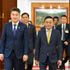 Tran Cam Tu, miembro del Buró Político y permanente del Secretariado del Comité Central del Partido Comunista de Vietnam, y Thongly Sisoulith, secretario de la Unión de la Juventud Revolucionaria de Laos (Fuente: nhandan.vn)