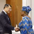 El primer ministro vietnamita, Le Minh Hung, se reúne con la directora general de la Organización Mundial del Comercio (OMC), Ngozi Okonjo-Iweala. (Fuente: VNA)