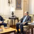 El ministro de Asuntos Exteriores de Egipto, Badr Abdelatty, recibe al viceministro de Relaciones Exteriores de Vietnam, Le Anh Tuan. (Foto: VNA)