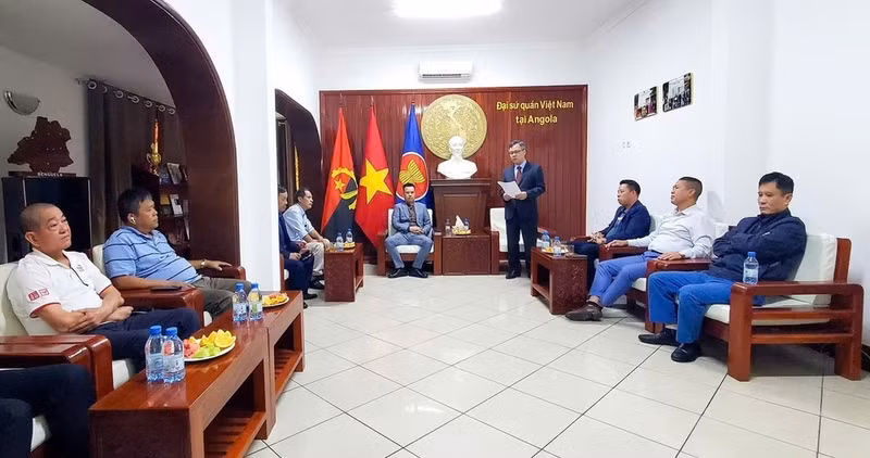 En el encuantro. (Foto: Embajada de Vietnam en Angola)