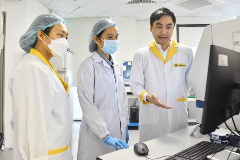 El VinGenChip, desarrollado por la empresa GeneStory sobre la plataforma VN1K, es una de las tecnologías utilizadas en el Proyecto del Banco Genético de Mártires y sus Familiares.