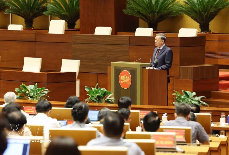El secretario general del Partido Comunista y presidente de Vietnam, To Lam, habla en la conferencia. (Foto: VNA)