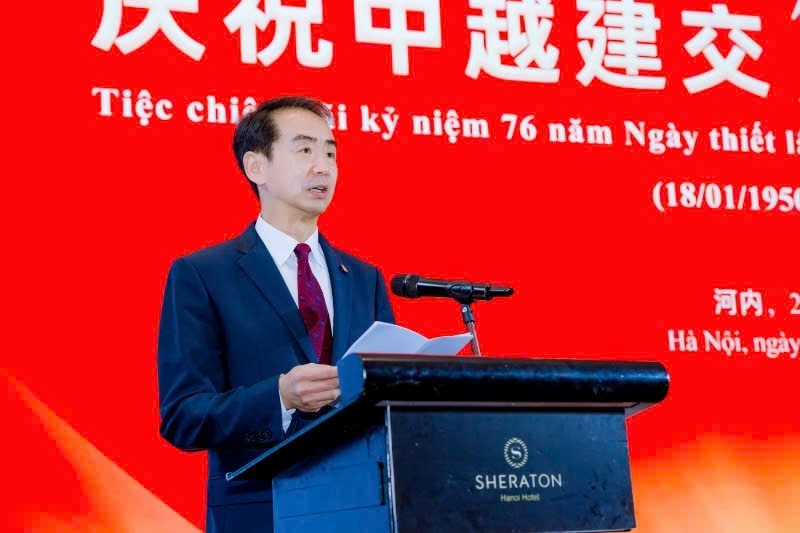 El embajador chino en Hanói, He Wei.