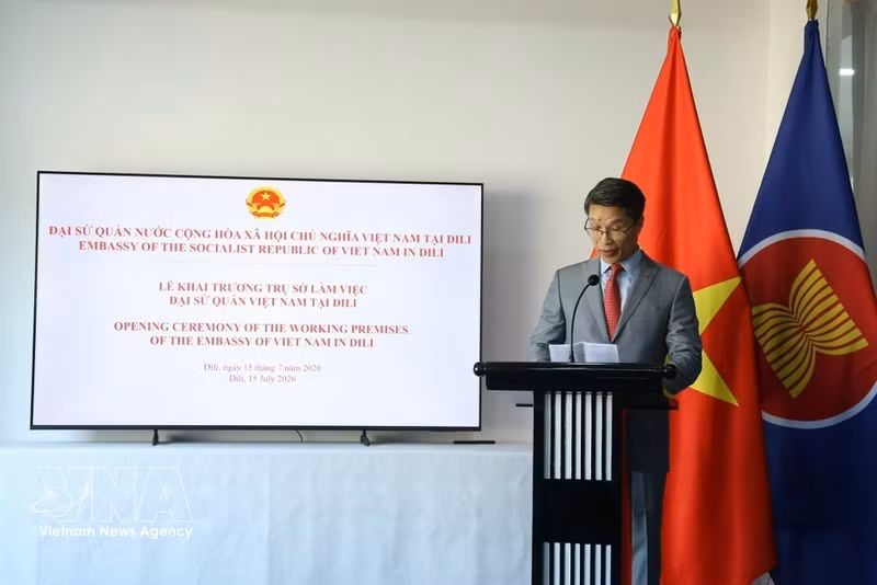 El encargado de negocios de Vietnam en Timor Leste, Pham Binh Dam, interviene en la cita. (Foto: VNA)
