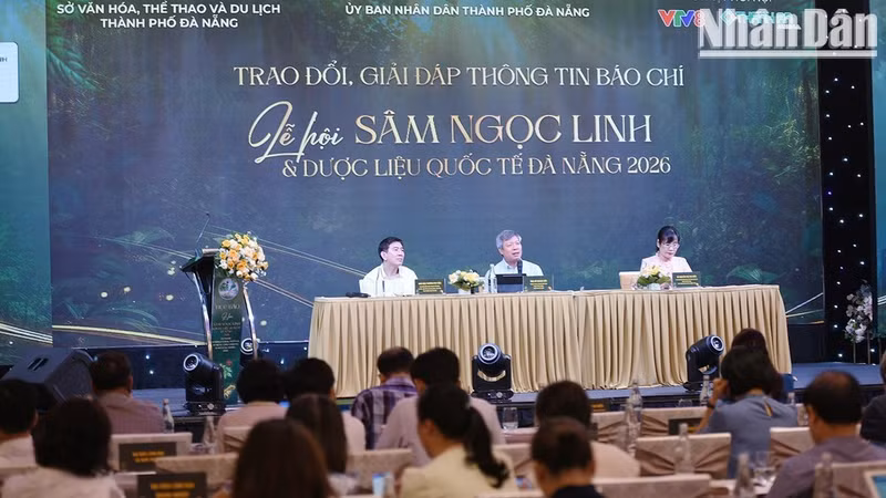 Rueda de prensa sobre el Festival Internacional del Ginseng Ngoc Linh y de plantas medicinales Da Nang 2026.