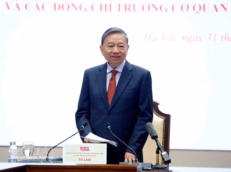 El secretario general del Partido Comunista y presidente de Vietnam, To Lam, interviene en la cita. (Foto: VNA)