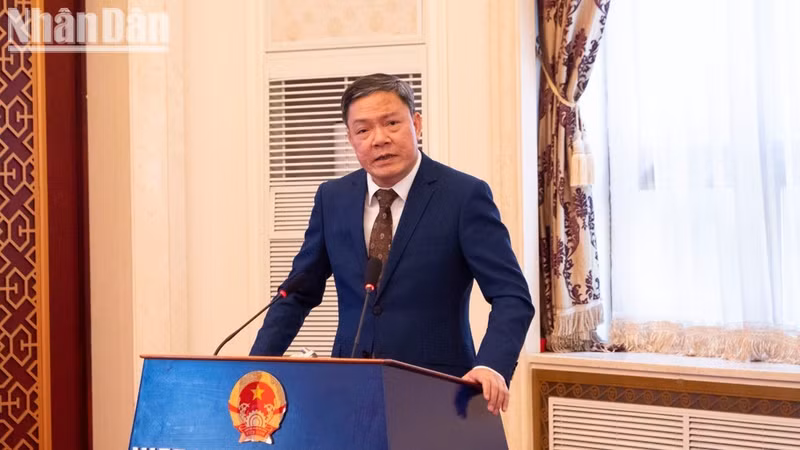 El consejero comercial de la embajada, Nong Duc Lai, en el evento.