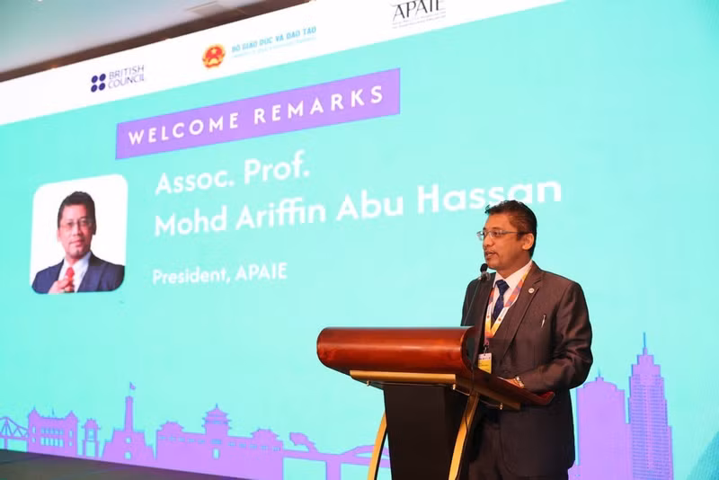 El presidente de Apaie, Mohd Ariffin Abu Hassan, interviene en el programa.