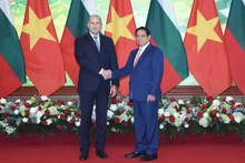 El primer ministro Pham Minh Chinh y el presidente búlgaro Rumen Radev.