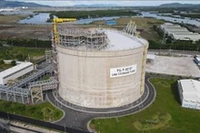 Un tanque de gas natural licuado de la Corporación de Gas de Vietnam en el terminal de GNL de Thi Vai en el distrito de Tan Phuoc, en la provincia de Ba Ria-Vung Tau. (Foto: VNA)