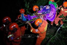 El sismo de 6,8, en la escala de Richter dejó un saldo de 65 muertes y 170 heridos, según datos preliminares. (Fotografía: Xinhua/ VNA)