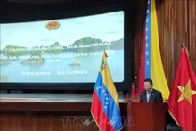 El embajador de Vietnam en Venezuela, Le Viet Duyen, habla en el evento. (Fotografía: VNA)
