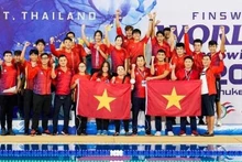 Los atletas vietnamitas participantes en la Copa Mundial de Natación con Aletas en Piscina. (Fotografía: TTVN)