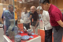 En la exposición. (Fuente: quangning.gov.vn) 