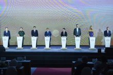 [Foto] Primer ministro vietnamita asiste al acto de colocación de primera piedra del proyecto Trump International Hung Yen