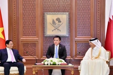 El primer ministro Pham Minh Chinh se entrevista con el presidente de la Asamblea Consultiva de Catar, Hassan bin Abdullah Al-Ghanim. (Foto: Thanh Giang)