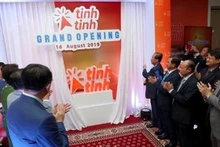La ceremonia de lanzamiento de la plataforma de comercio electrónico Tinh Tinh de Camboya. (Foto: Khmer Times)