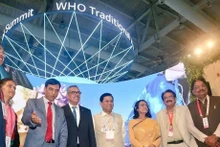 El director general de la OMS, Tedros Adhanom Ghebreyesus, y los delegados de la primera Convención Mundial sobre Medicina Tradicional. (Fuente: The Indian Express)